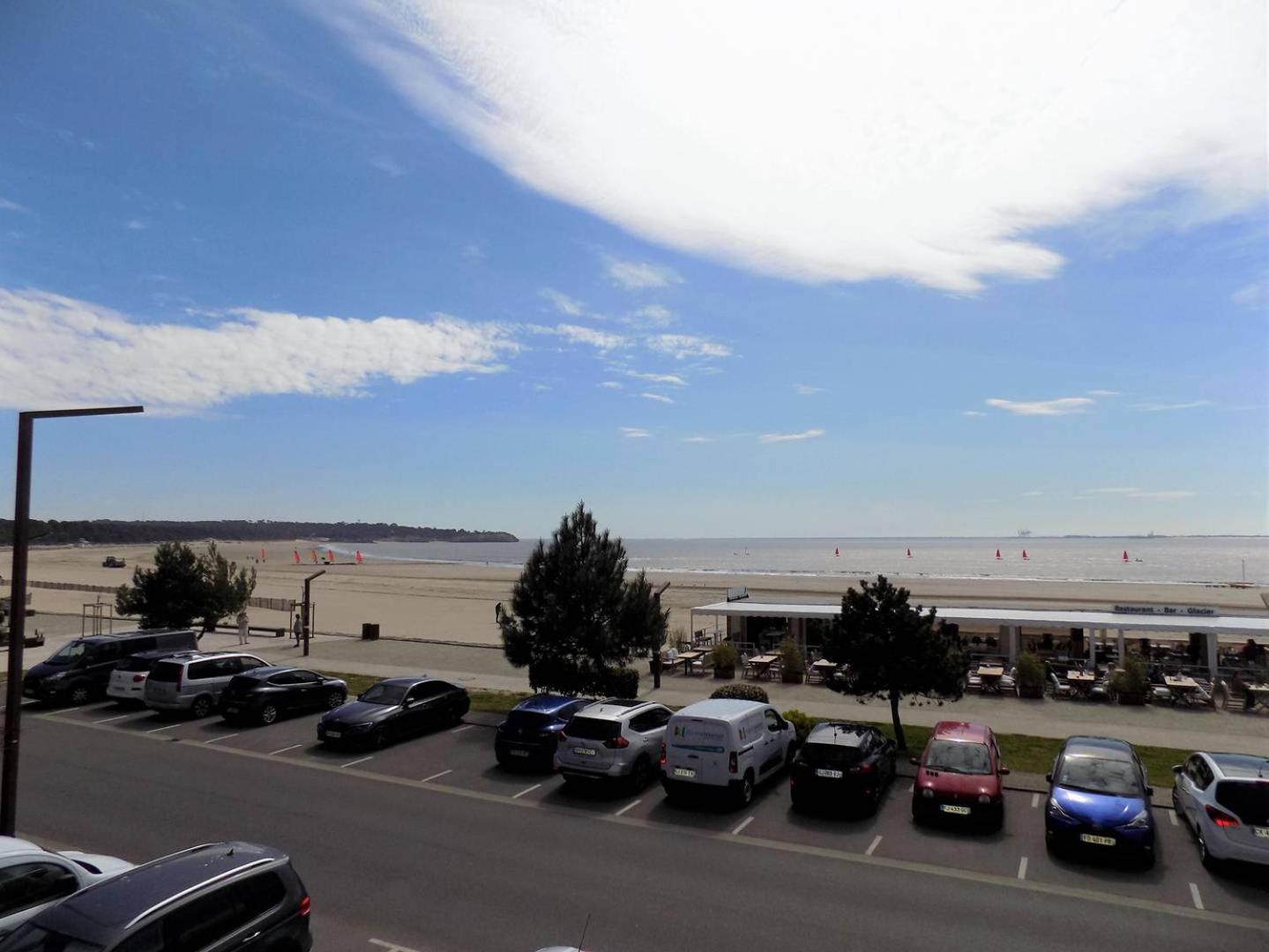 Saint Georges De Didonne - Pleine Vue Mer Pour Ce Studio Cabine Face A La Plage Экстерьер фото