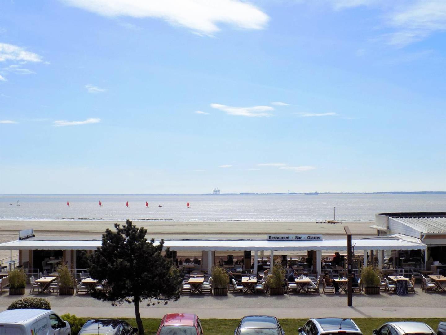 Saint Georges De Didonne - Pleine Vue Mer Pour Ce Studio Cabine Face A La Plage Экстерьер фото