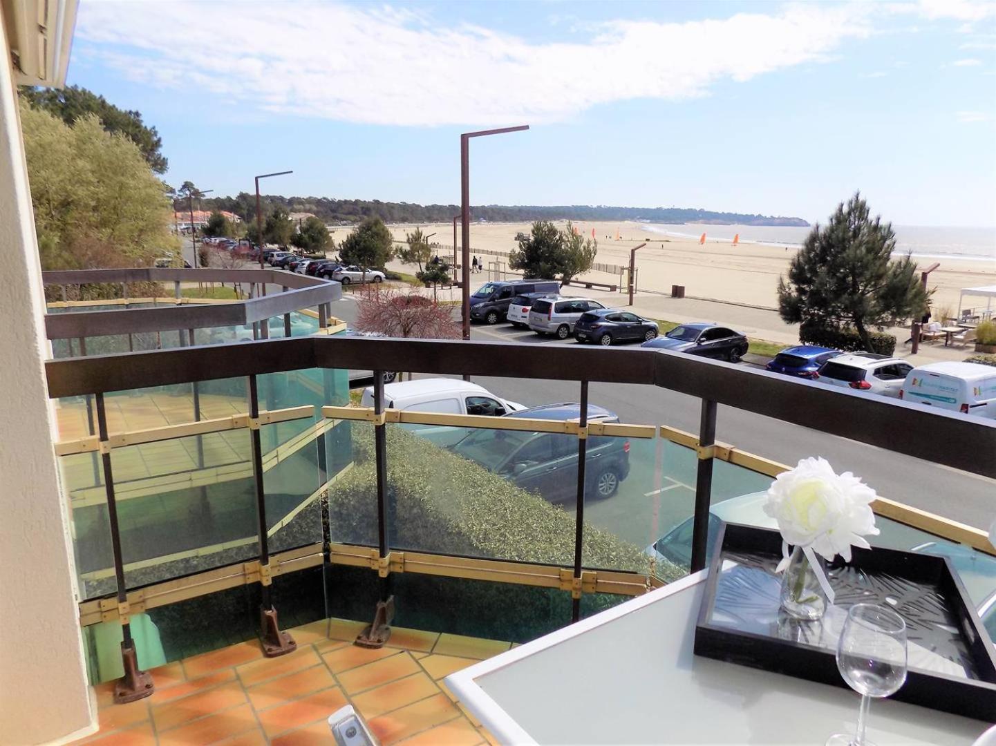 Saint Georges De Didonne - Pleine Vue Mer Pour Ce Studio Cabine Face A La Plage Экстерьер фото